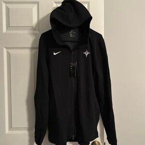New with tags Nike Dry Hooded Sz Large Zip up the front Jacket w pockets & logo
